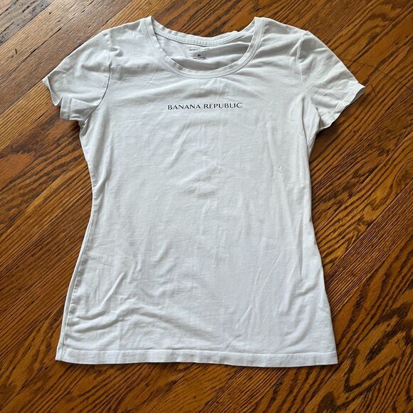 Banana Republic Shirt Women's XS White Crewneck Spell Out Tee Stretch Cotton Top - Picture 1 of 3